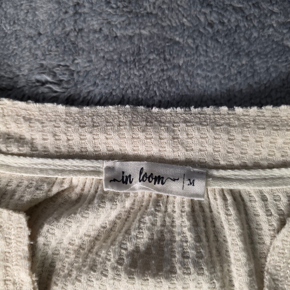 In Loom Womens Medium Top Cream Waffle Knit‎ V-Neck Oversized IL2883 - Picture 3 of 6